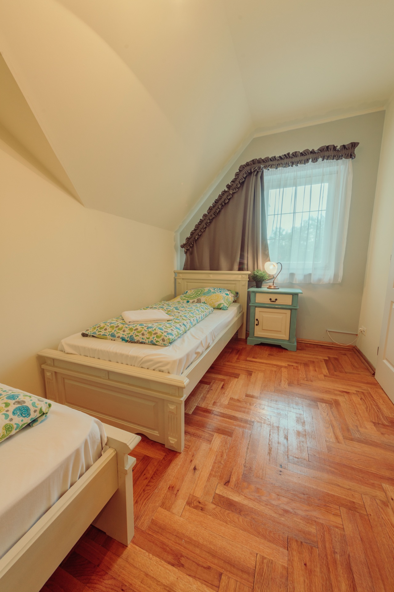 Hatszemélyes apartman